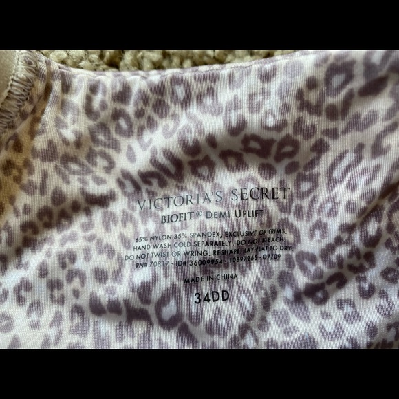Victoria’s Secret bra 34DD - Picture 3 of 3